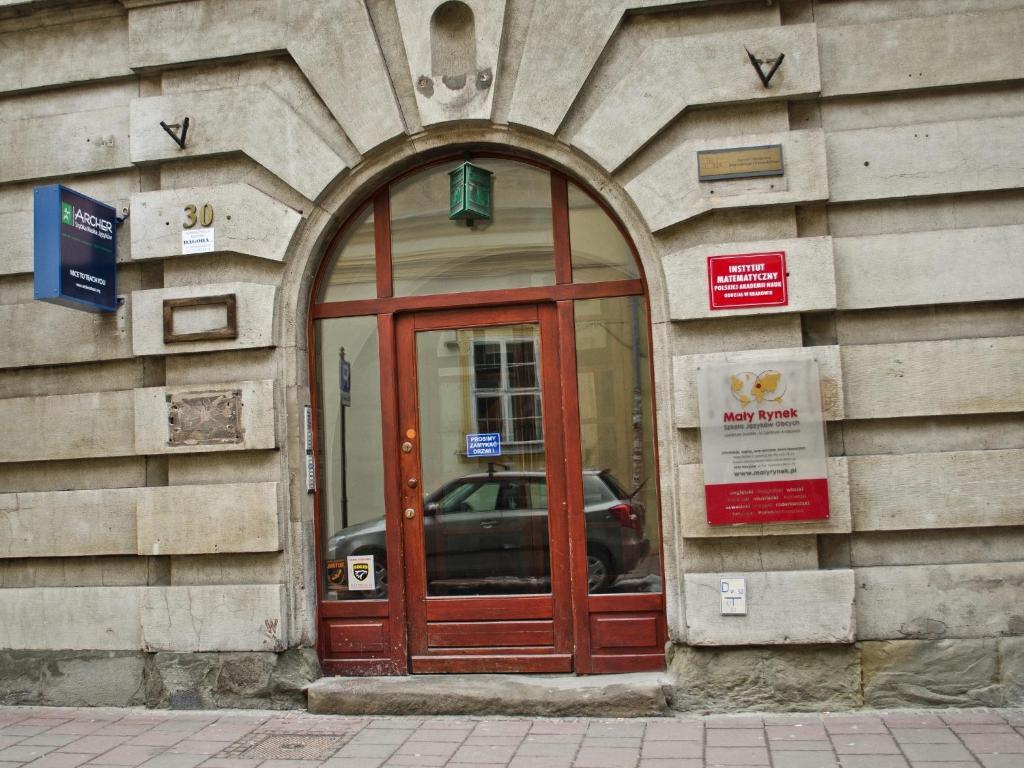 Tramp Aparthostel Krakow Ngoại thất bức ảnh